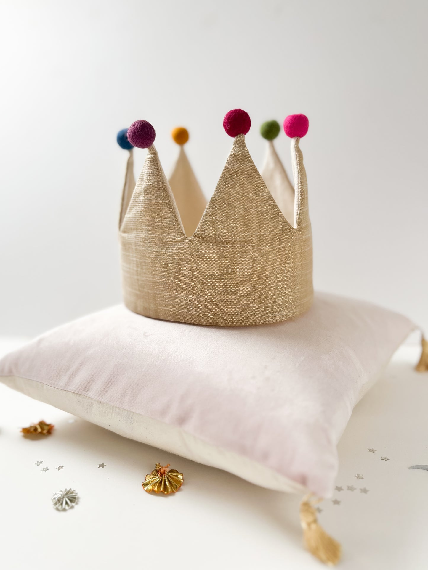 Dressing Up Crown Antique Gold