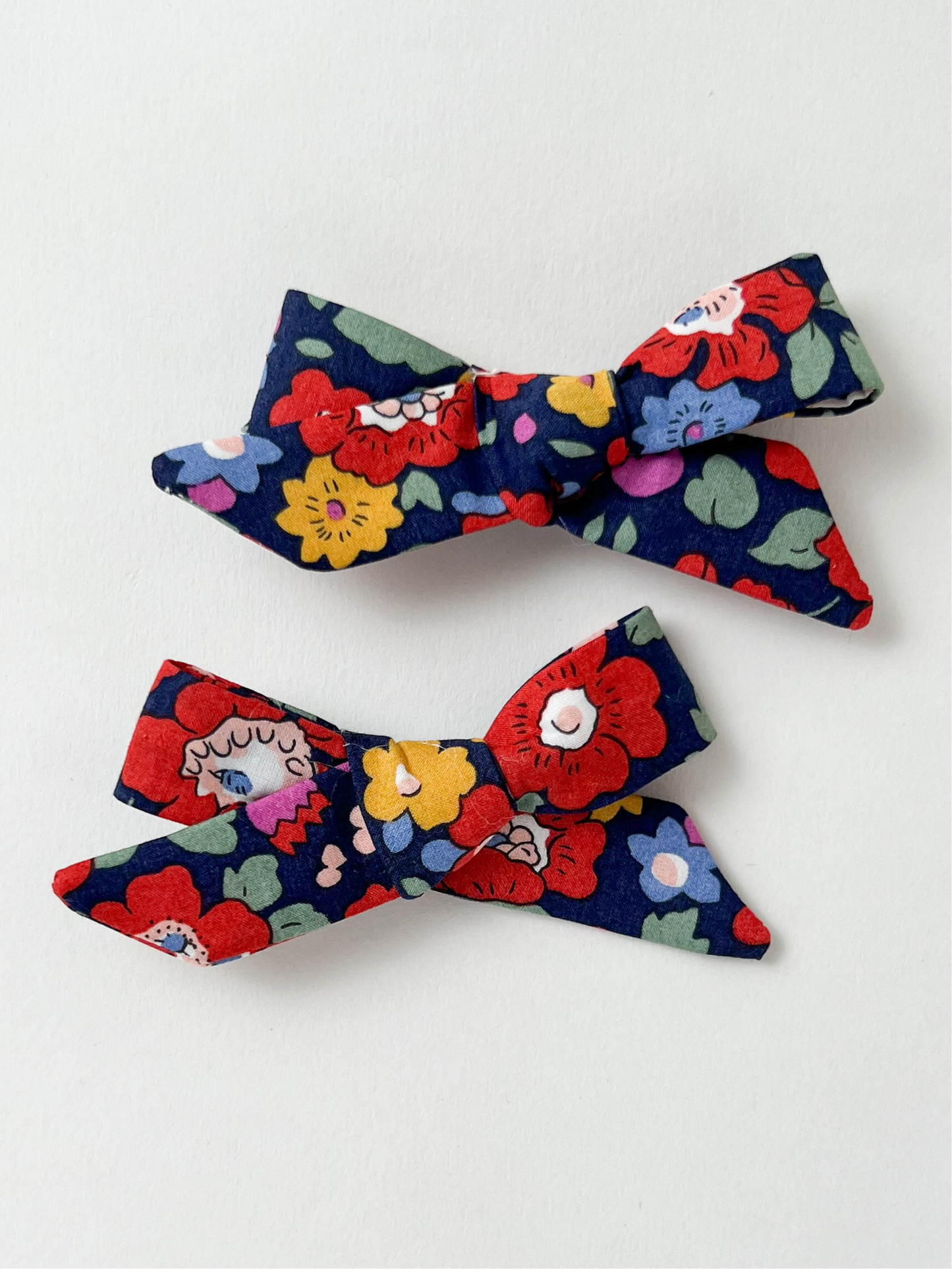Pig Tail Bow Set in Liberty Betsy Meadow