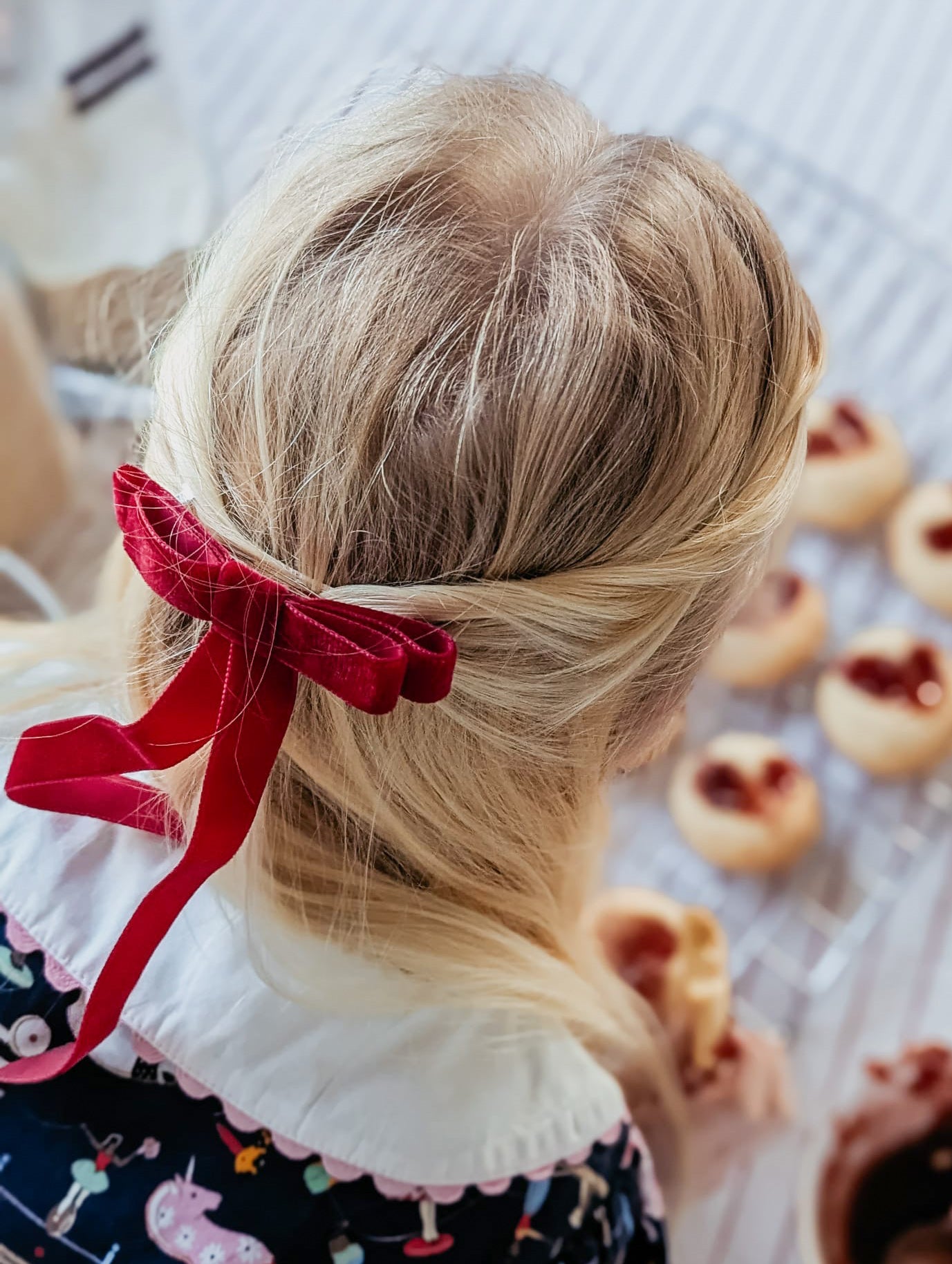 Velvet Hair Clip in Classic Red Small