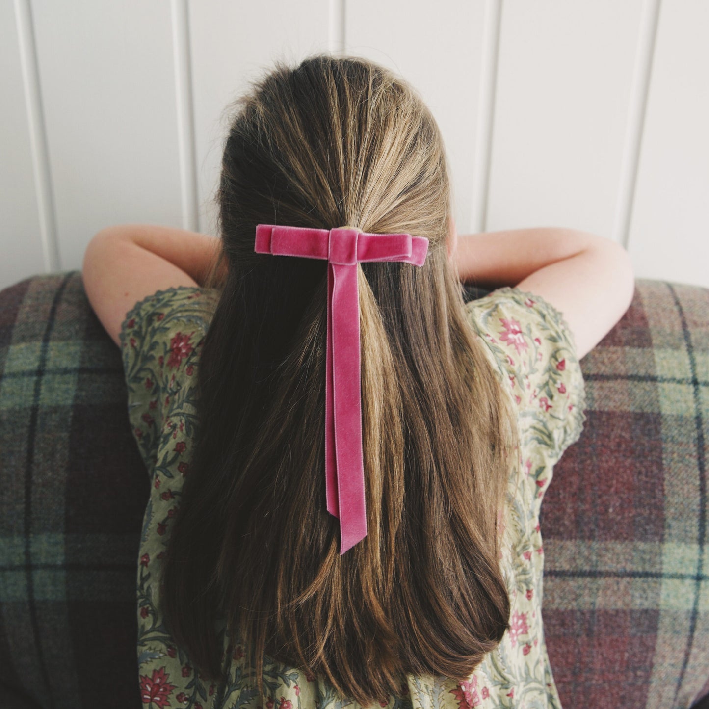 isla in pink bow