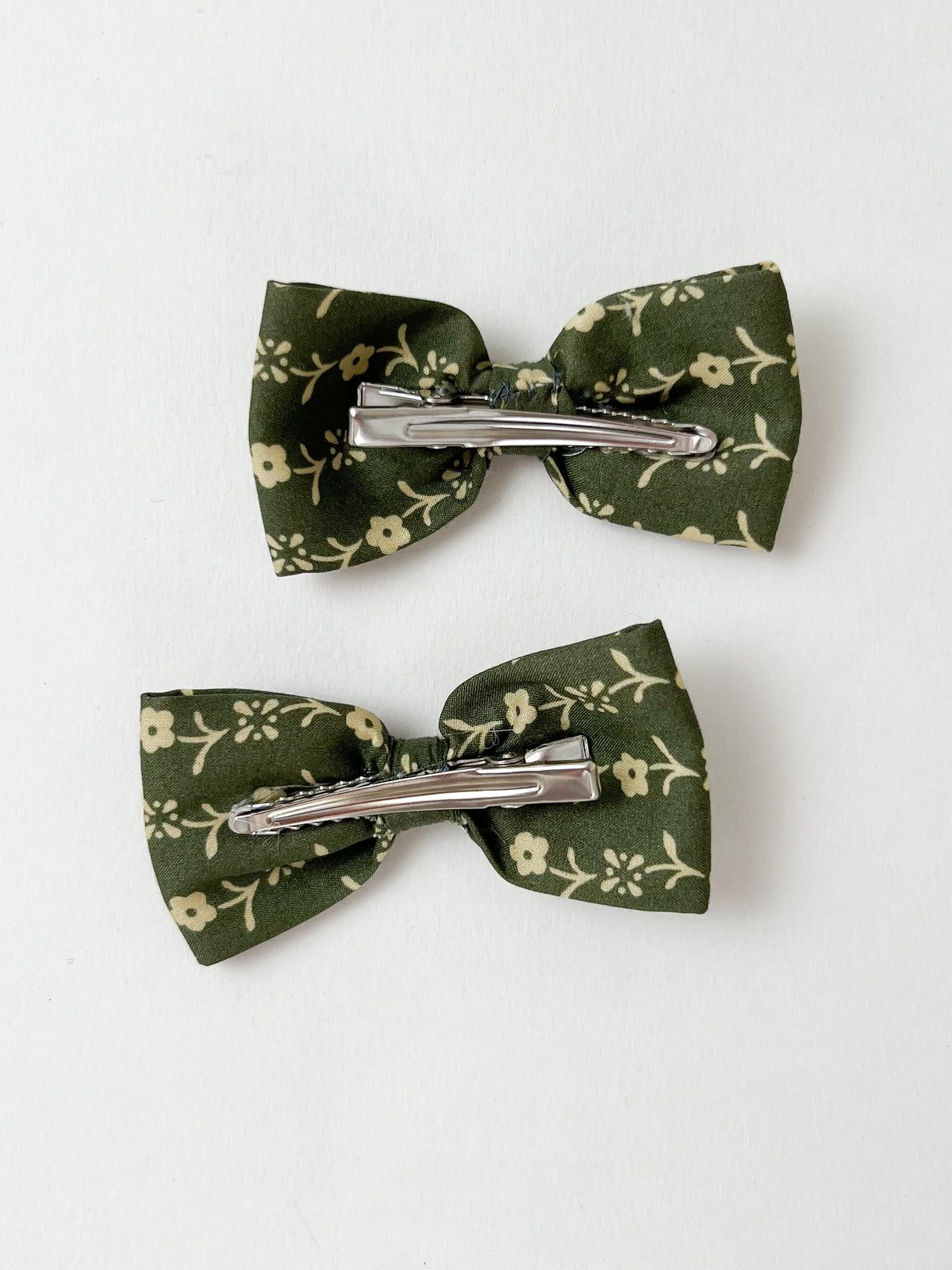 Petite Bow Clip Set Needlework Green