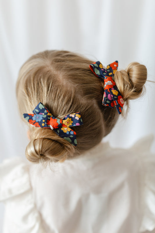 Pig Tail Bow Set in Liberty Betsy Meadow