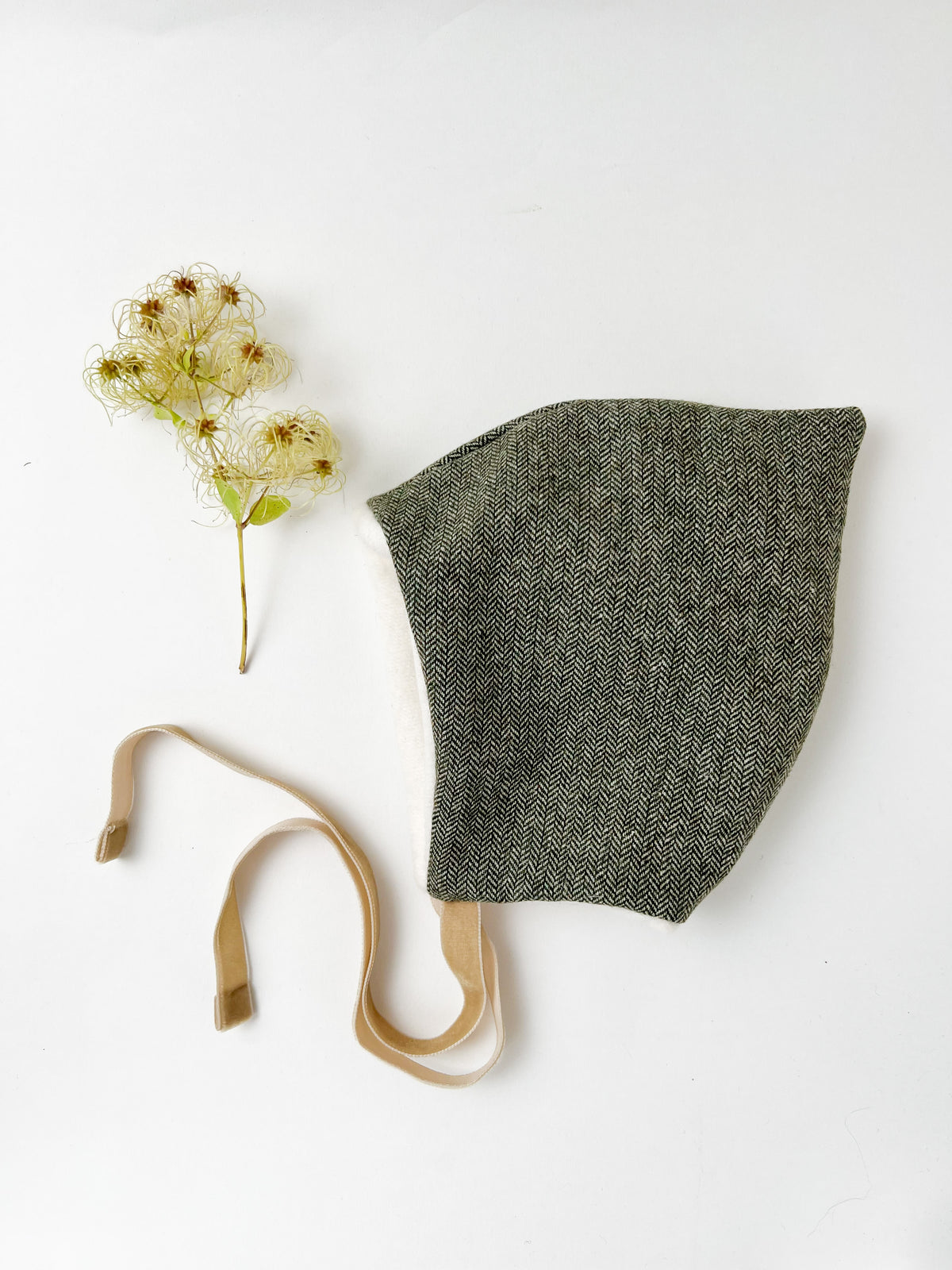 Wool Pixie Hat in Moss Green