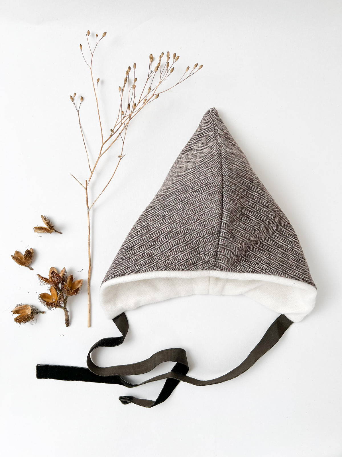 Wool Pixie Hat in Conker Brown