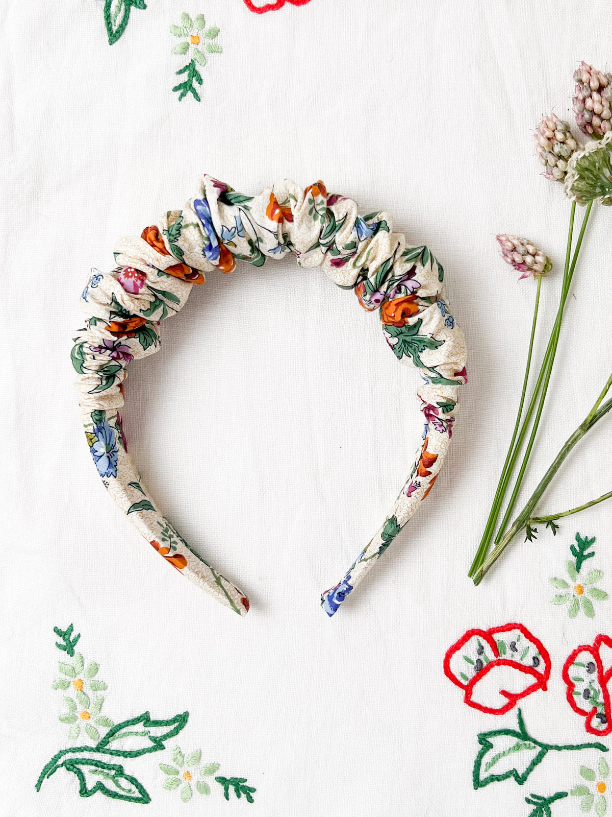 Ruffled Hairband in Isolde