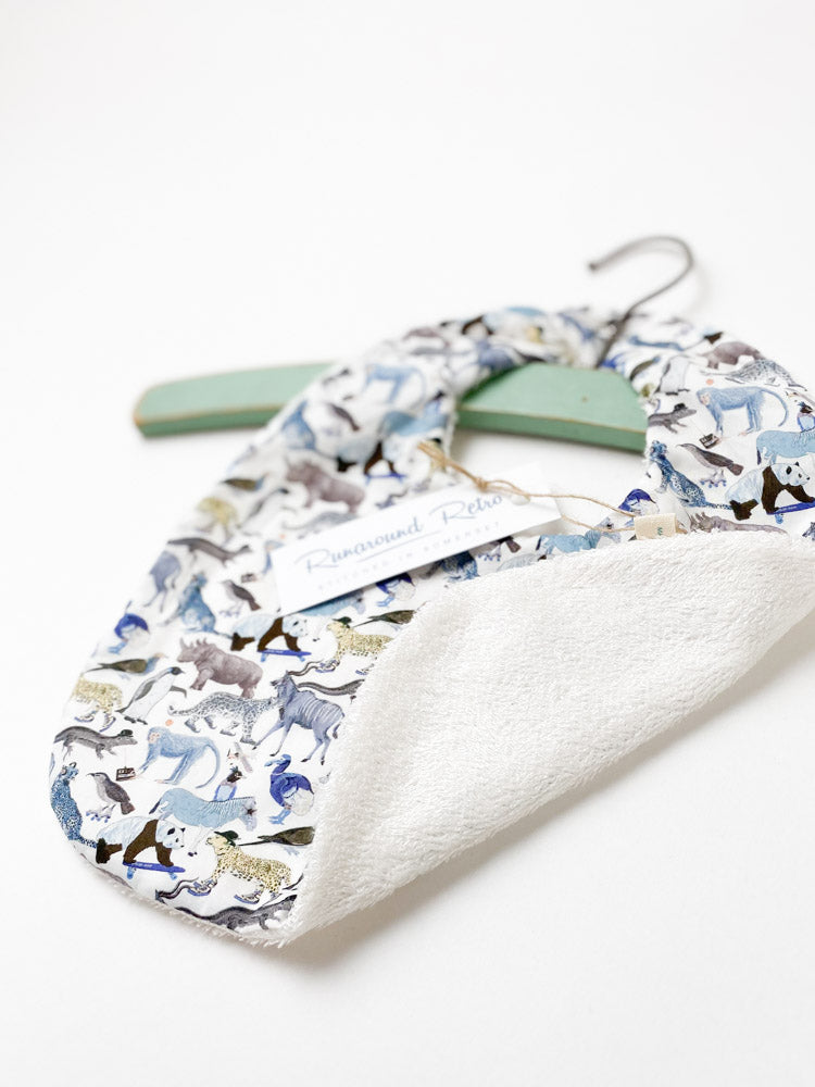 Baby Bib Liberty Queue for the Zoo